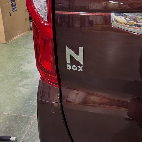 ホンダ N-BOX 左スライドドア デントリペア 修理の様子