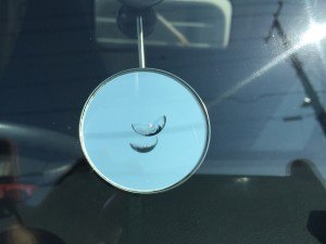 アルファード 飛び石キズ 修理前